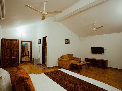 LUXURY ROOM